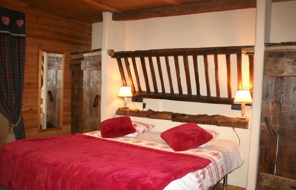 Hotel Restaurant De La Chaussee บรีอองซง ภายนอก รูปภาพ