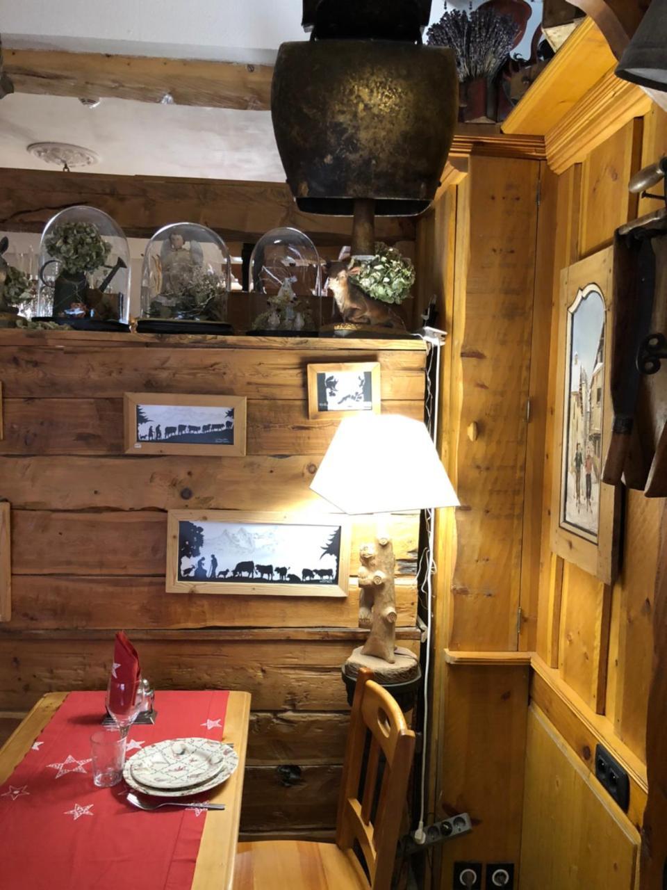 Hotel Restaurant De La Chaussee บรีอองซง ภายนอก รูปภาพ