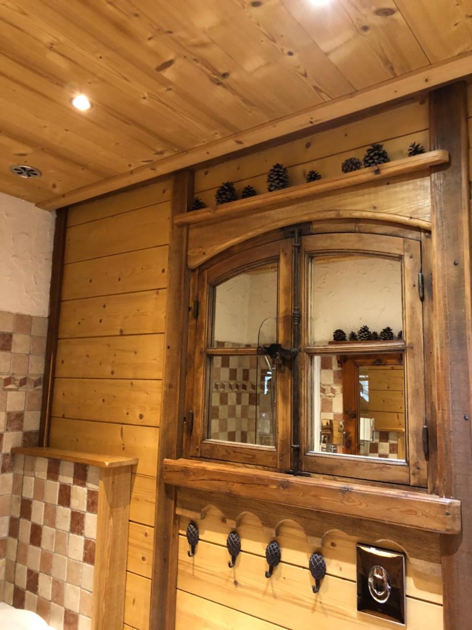 Hotel Restaurant De La Chaussee บรีอองซง ภายนอก รูปภาพ