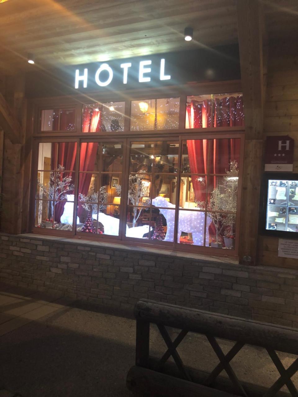 Hotel Restaurant De La Chaussee บรีอองซง ภายนอก รูปภาพ