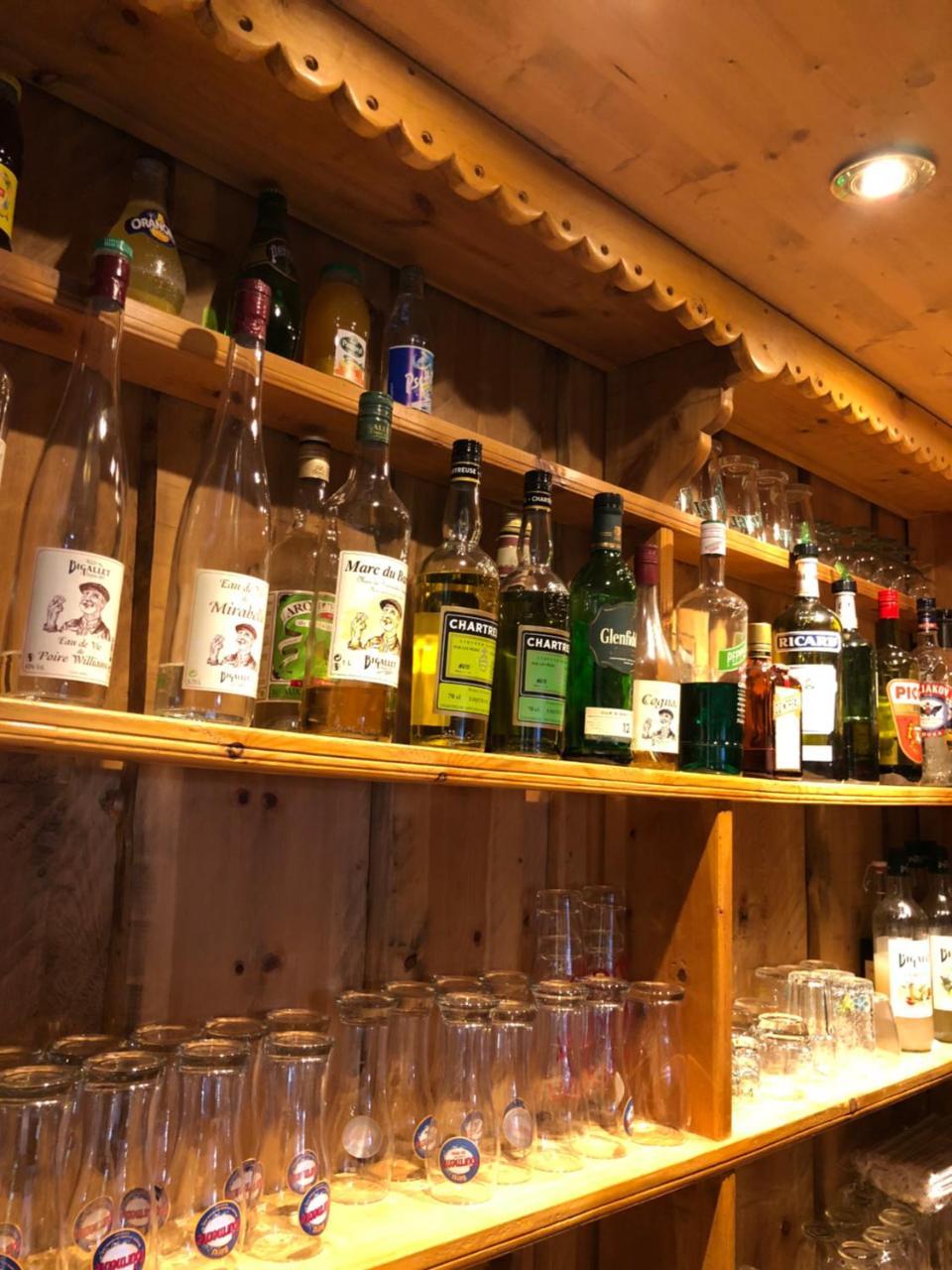 Hotel Restaurant De La Chaussee บรีอองซง ภายนอก รูปภาพ