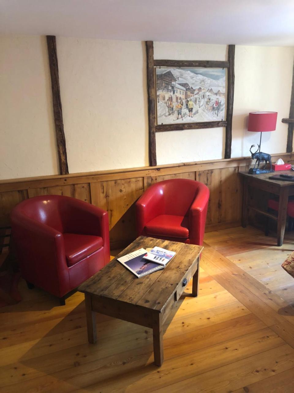 Hotel Restaurant De La Chaussee บรีอองซง ภายนอก รูปภาพ